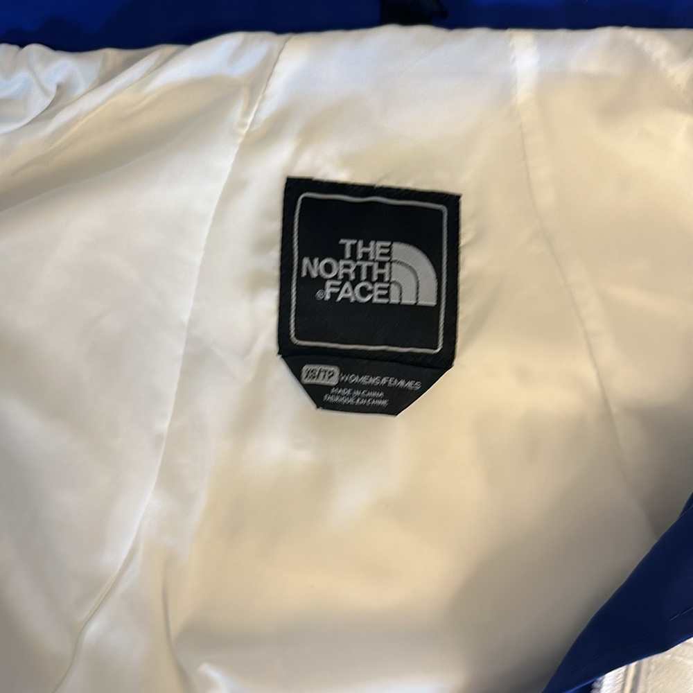 The North Face HyVent Jacket - Picture 4 of 7